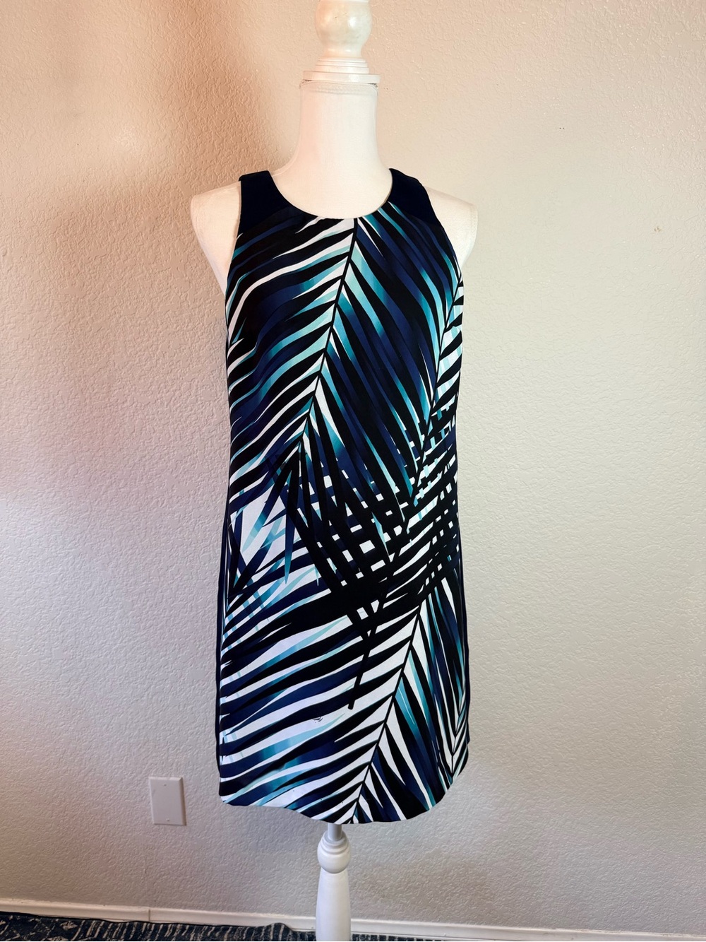Trina Turk Tropical print Dayna dress.‎  Size 6